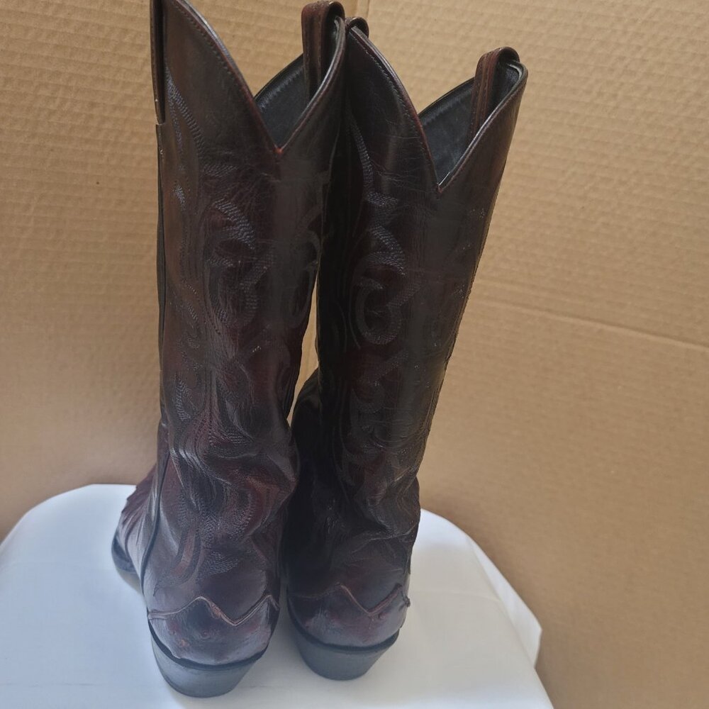 Women's Quill Ostrich Cowboy Boots size 8, Burgundy - Picture 2 of 11